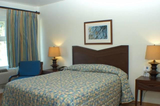 Faro Suites And Conference Center Aguadilla Eksteriør bilde