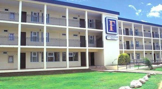 Faro Suites And Conference Center Aguadilla Eksteriør bilde